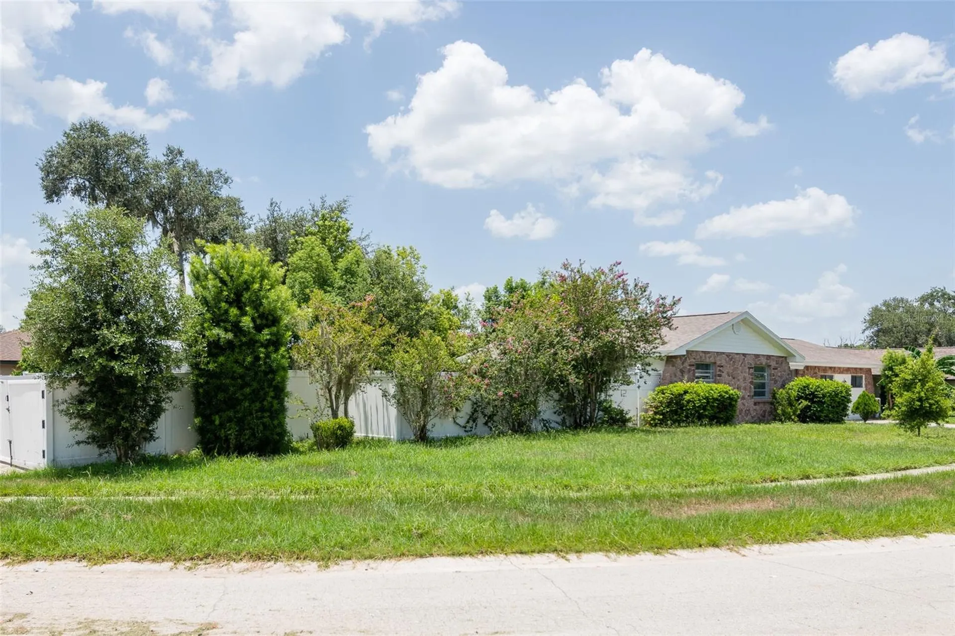 902 Shangri La Drive Seffner FL 33584