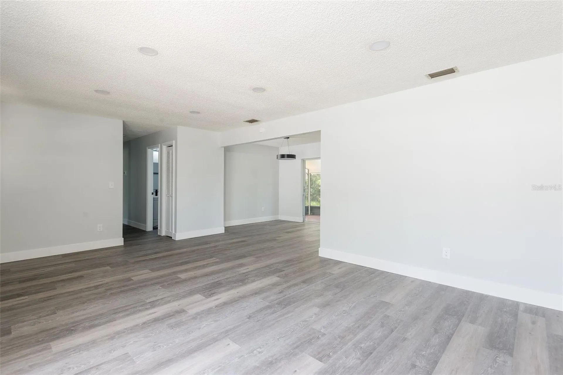 902 Shangri La Drive Seffner FL 33584