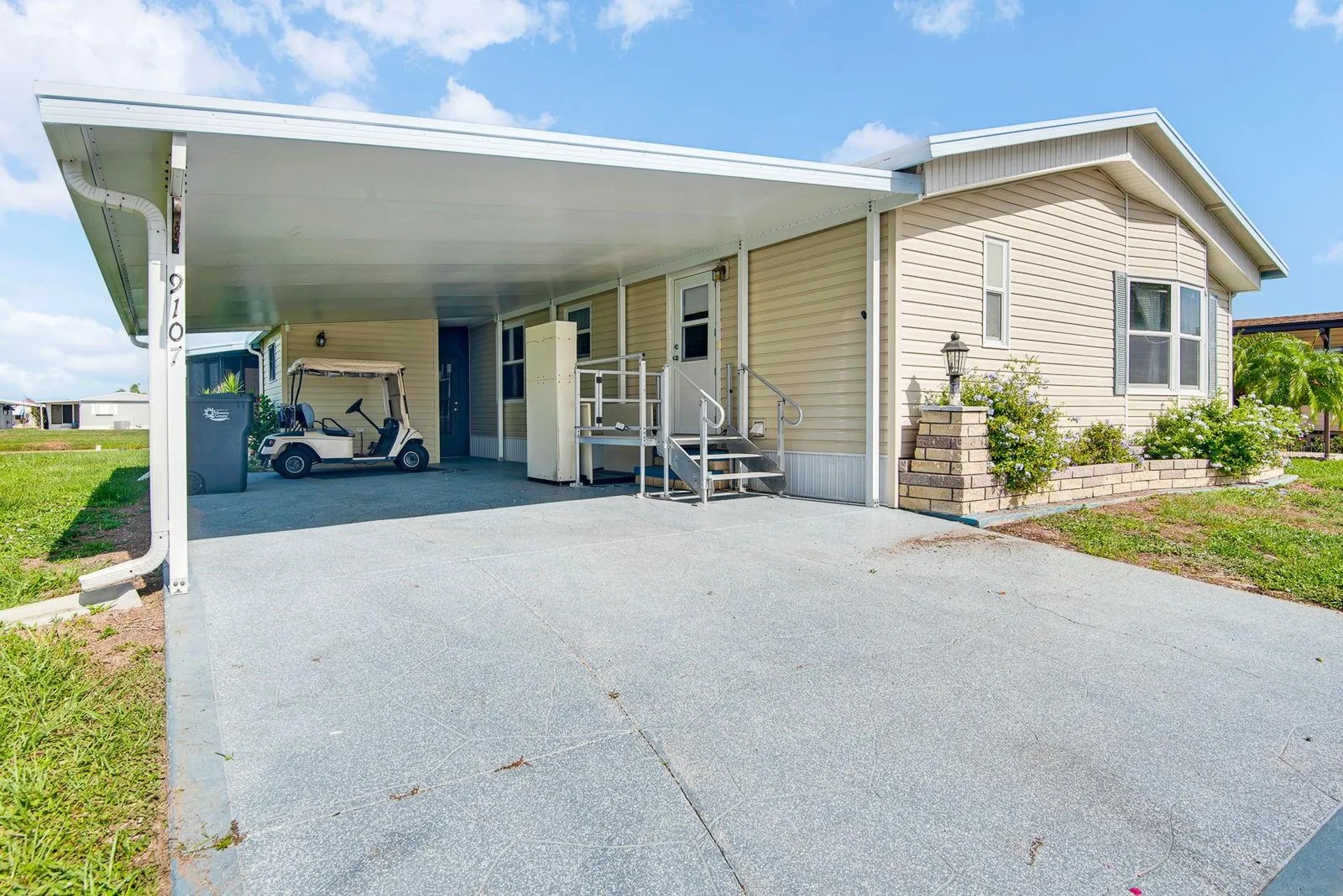 9107 34th Avenue E Palmetto FL 34221