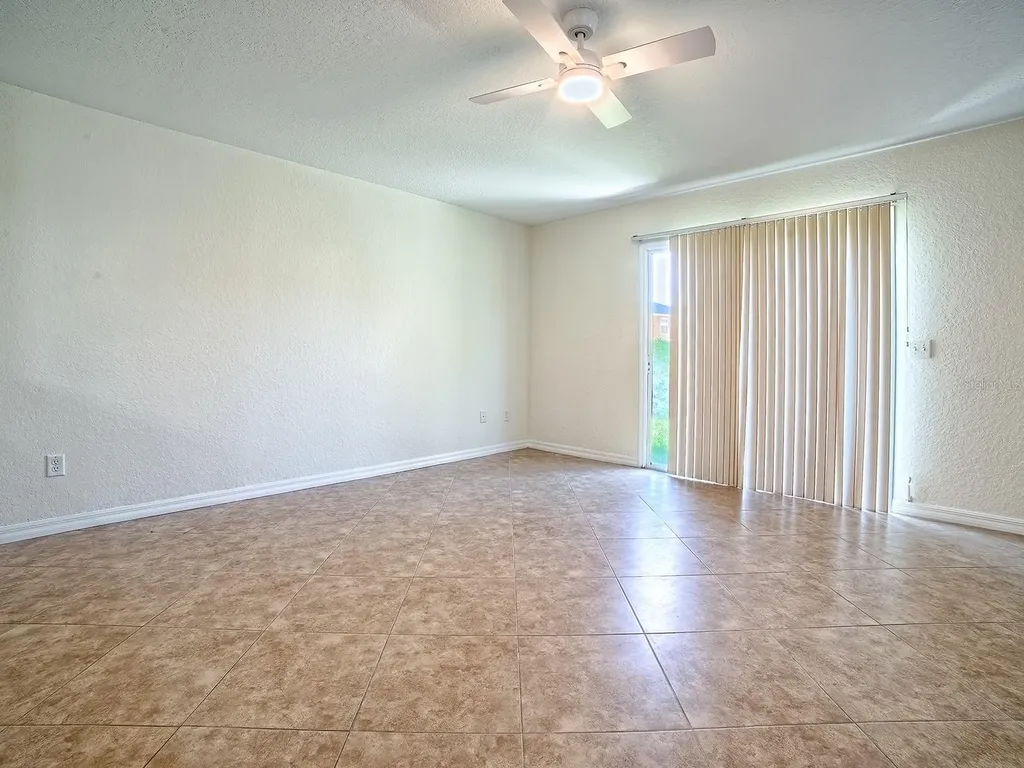12319 NE 52nd Loop Oxford FL 34484