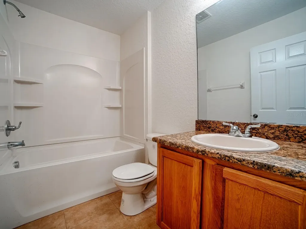 12319 NE 52nd Loop Oxford FL 34484
