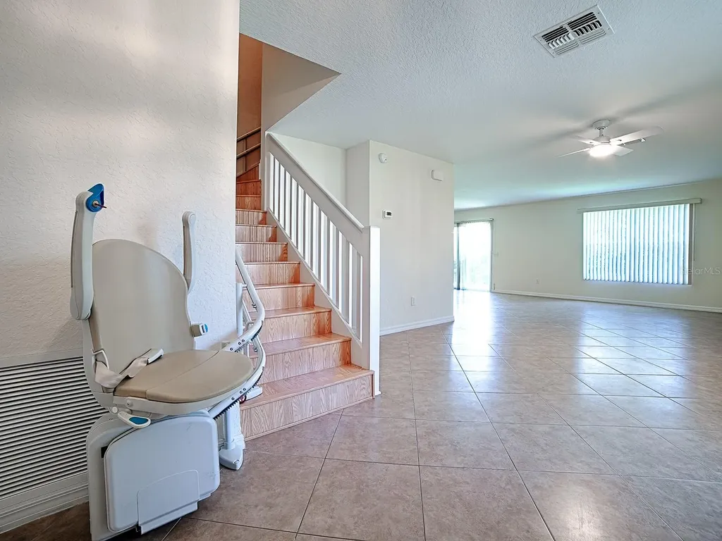 12319 NE 52nd Loop Oxford FL 34484