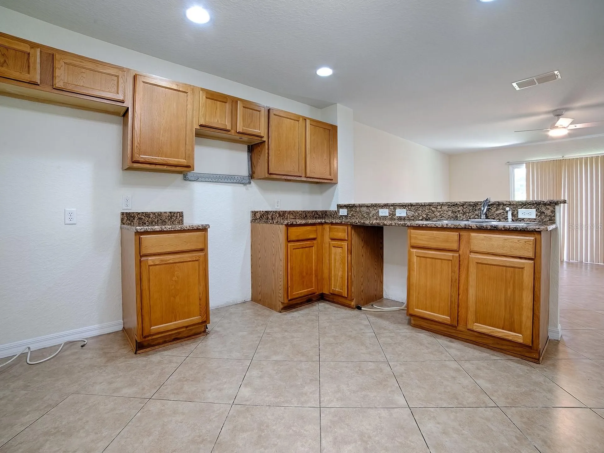 12319 NE 52nd Loop Oxford FL 34484
