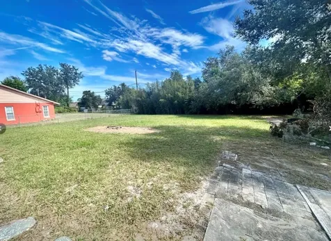 1701 Montecito Avenue Deltona FL 32738