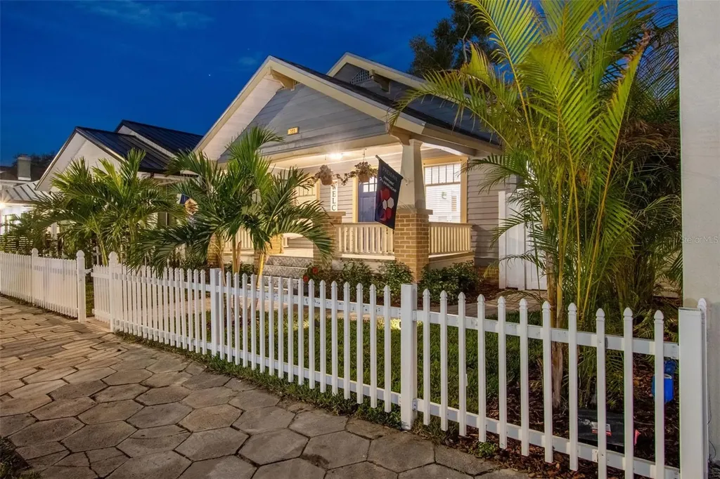 322 11th Avenue N St Petersburg FL 33701