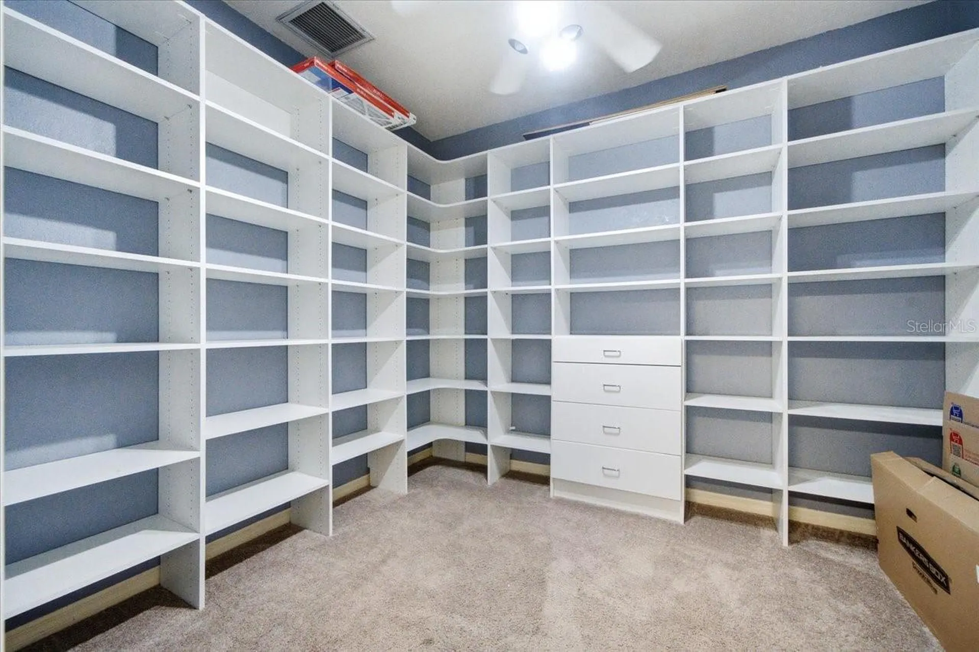 6121 Chene Court Lutz FL 33558