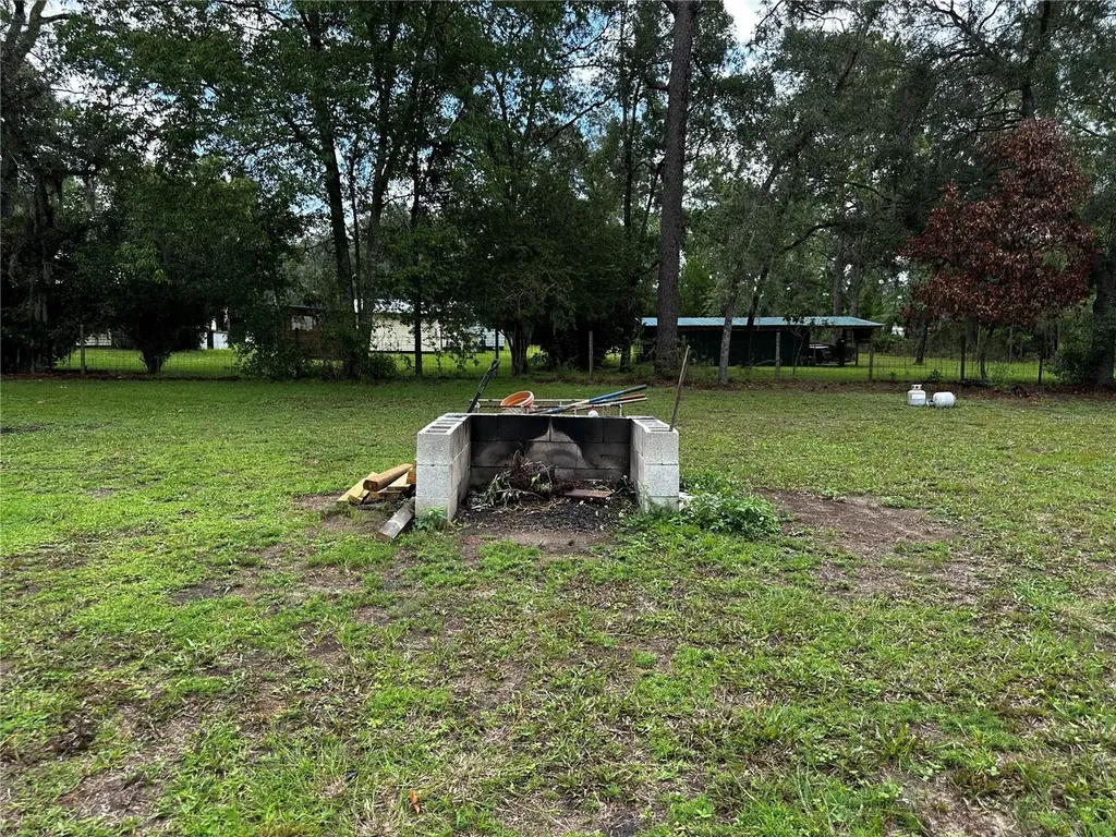 13730 SE 20th Street Morriston FL 32668