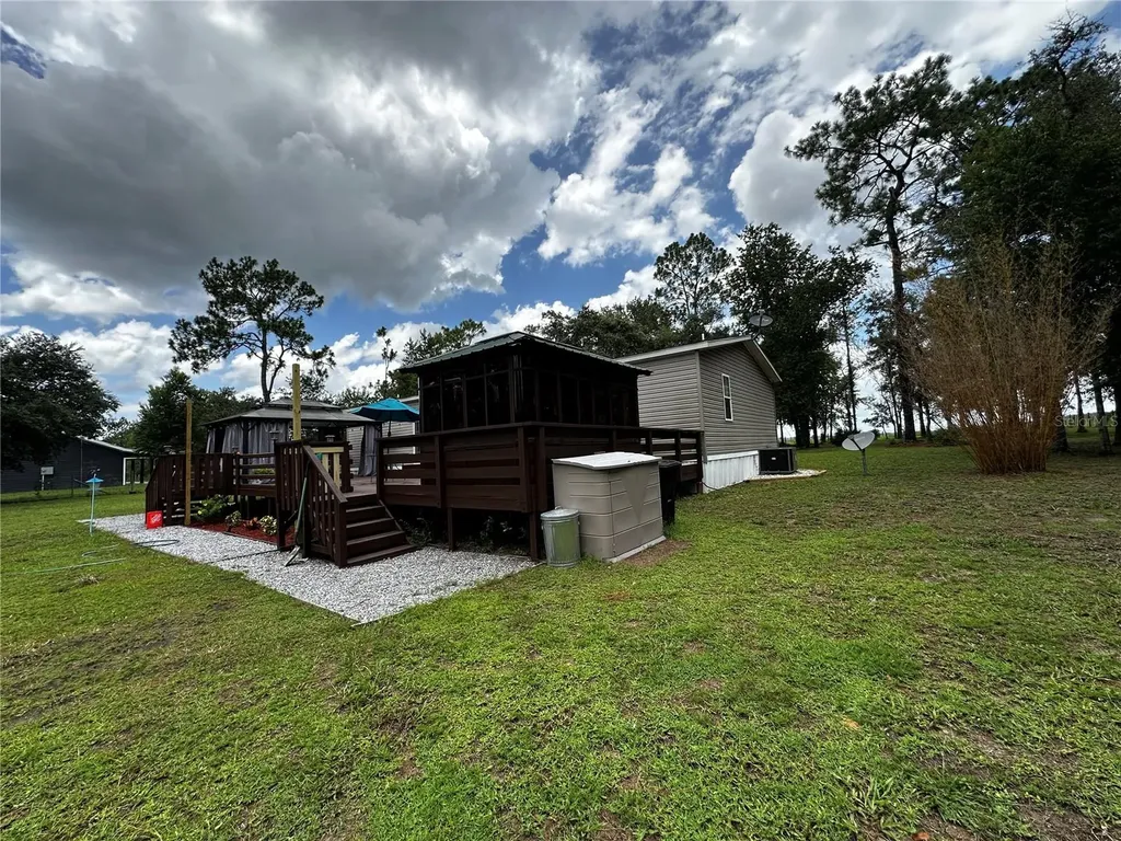 13730 SE 20th Street Morriston FL 32668