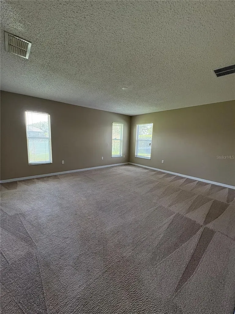 2932 Foraker Way Kissimmee FL 34758