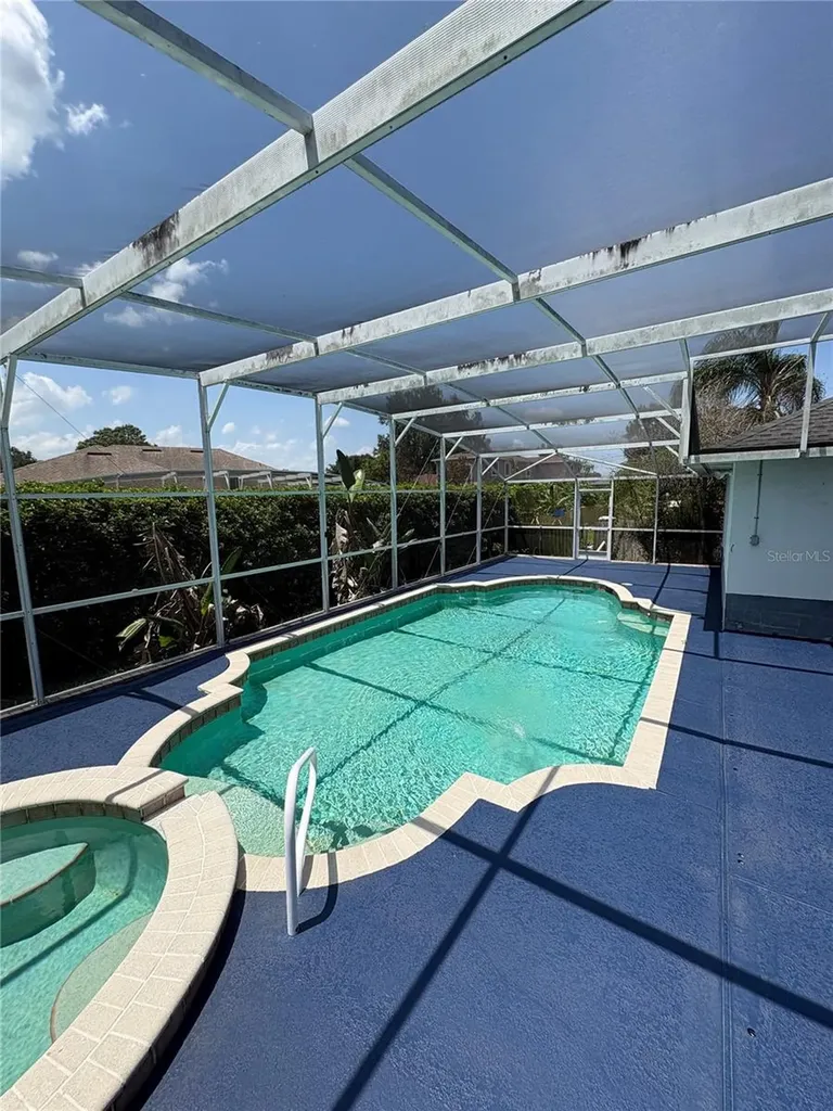 2932 Foraker Way Kissimmee FL 34758