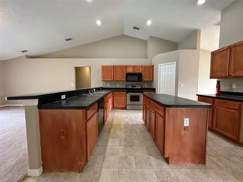 2932 Foraker Way Kissimmee FL 34758