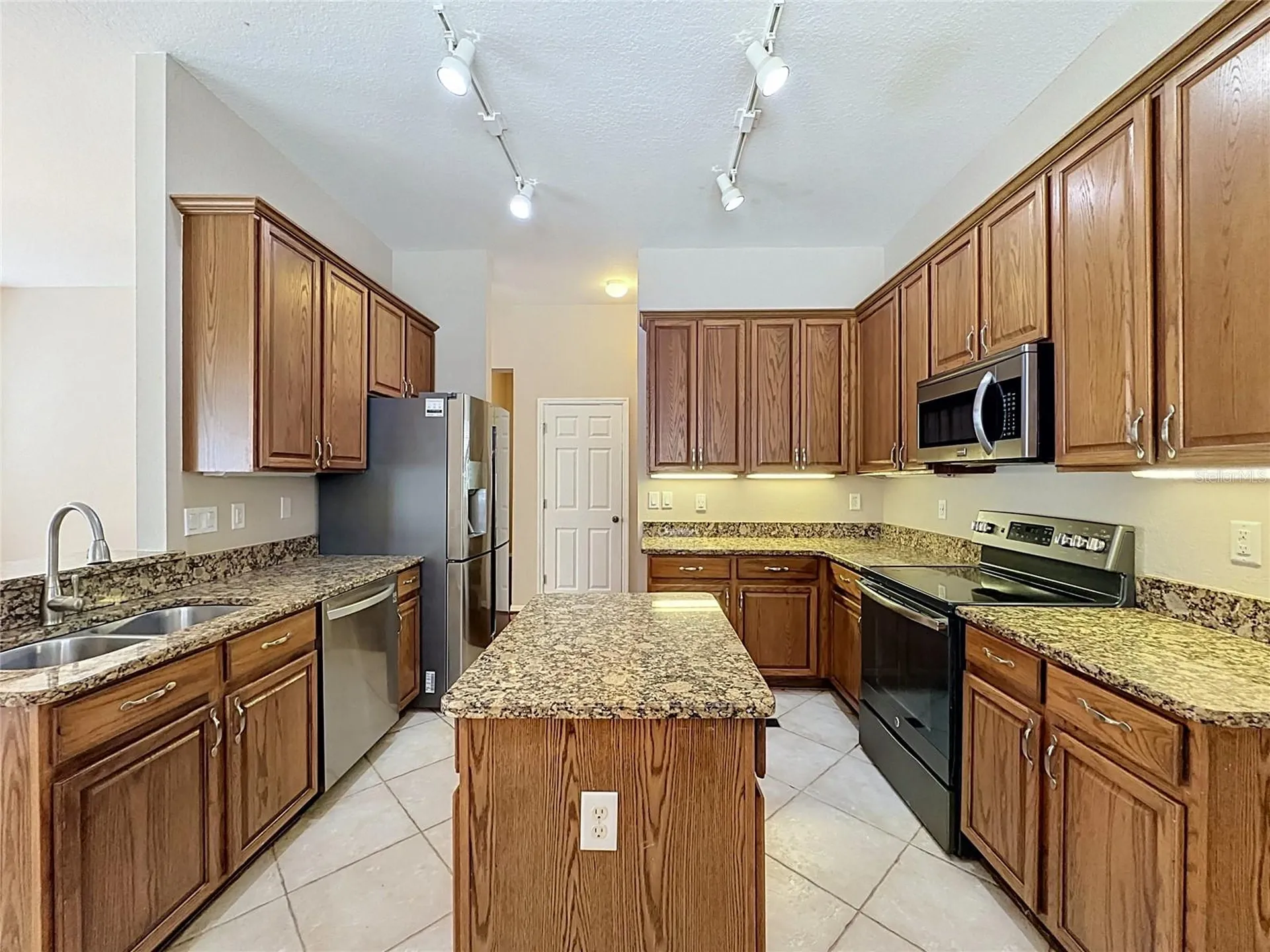 468 Pinewood Drive Davenport FL 33896