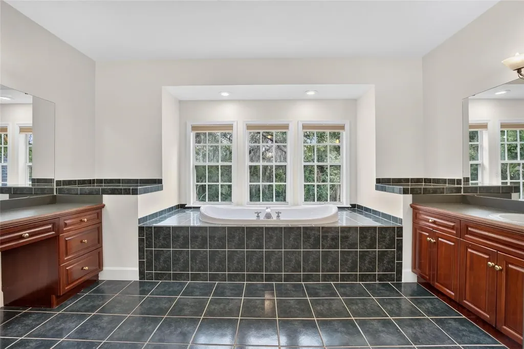 1701 Cottage Oaks Court Brandon FL 33510