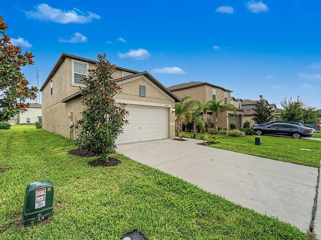 36420 Garden Wall Way Zephyrhills FL 33541