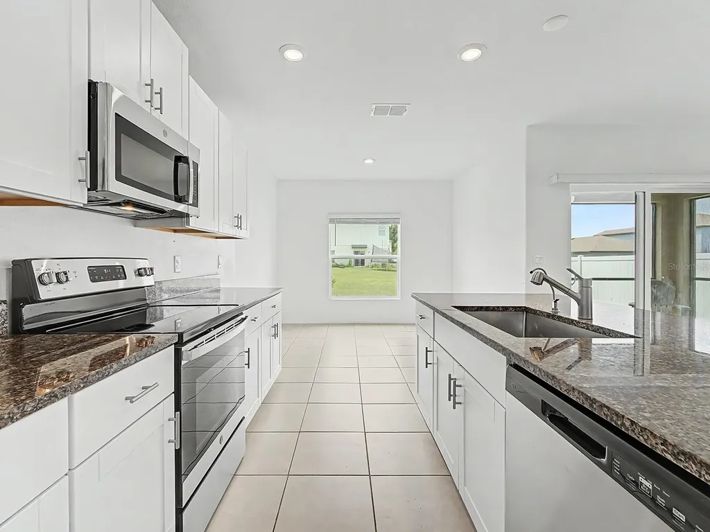 36420 Garden Wall Way Zephyrhills FL 33541