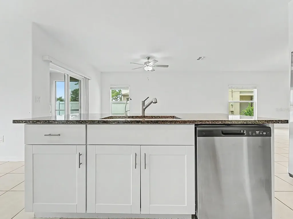 36420 Garden Wall Way Zephyrhills FL 33541