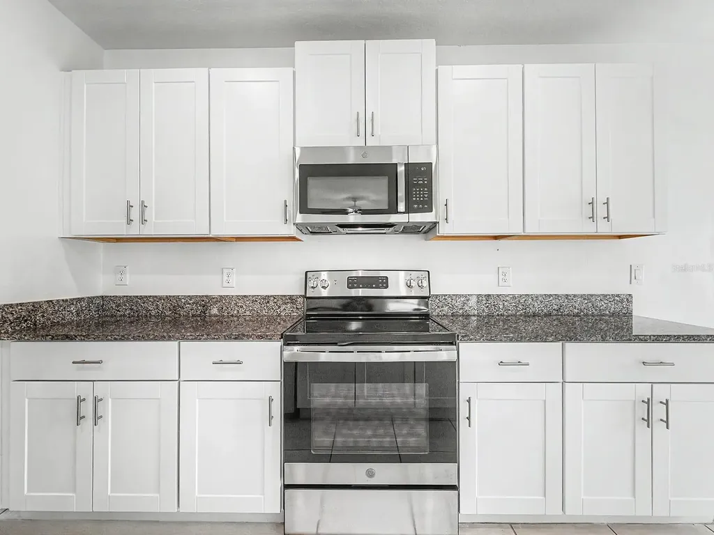 36420 Garden Wall Way Zephyrhills FL 33541
