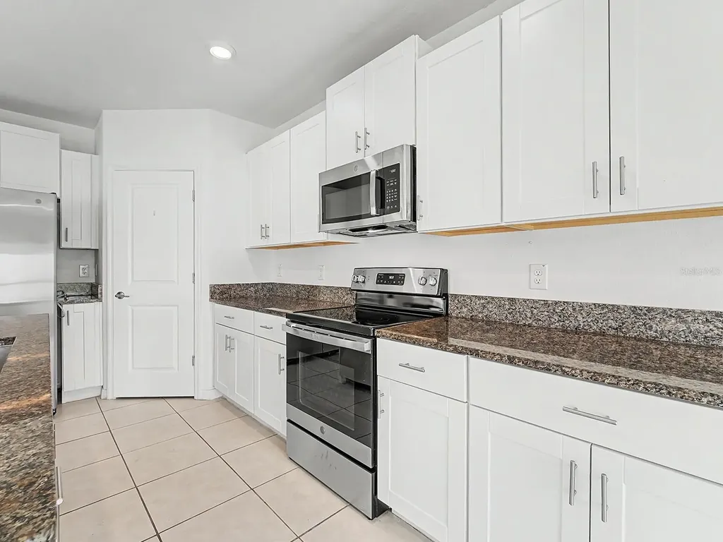 36420 Garden Wall Way Zephyrhills FL 33541