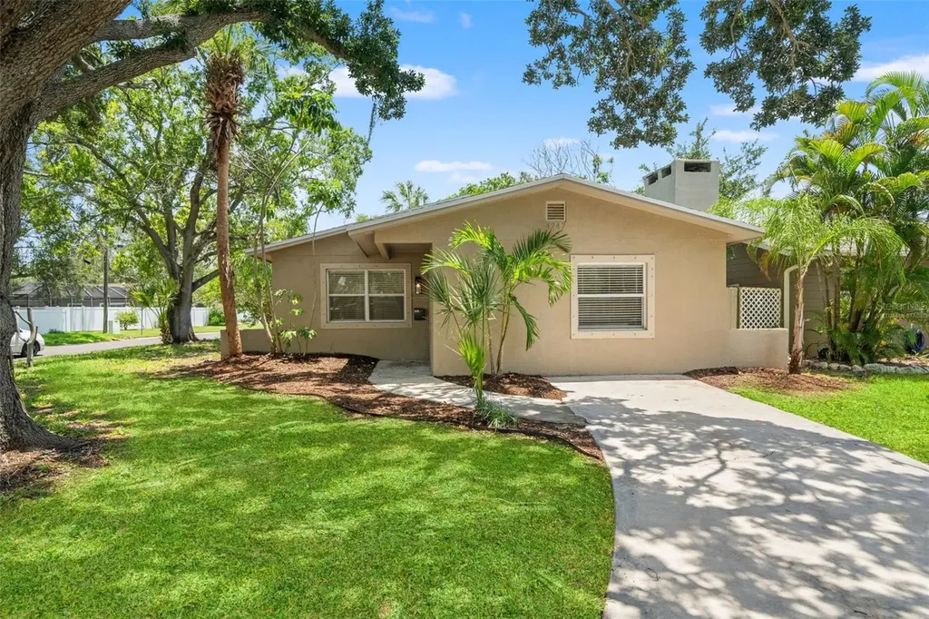 4247 Helena Street NE St Petersburg FL 33703