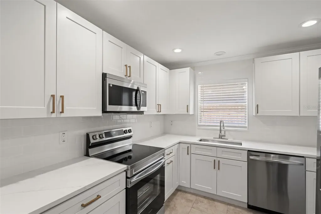 4247 Helena Street NE St Petersburg FL 33703