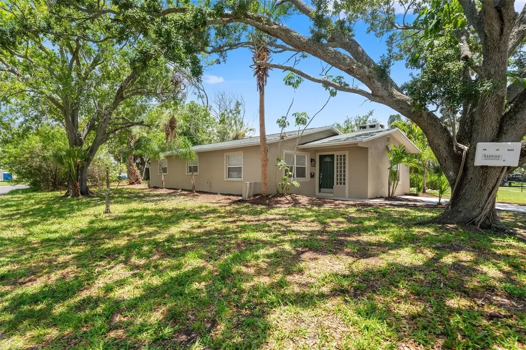 4247 Helena Street NE St Petersburg FL 33703