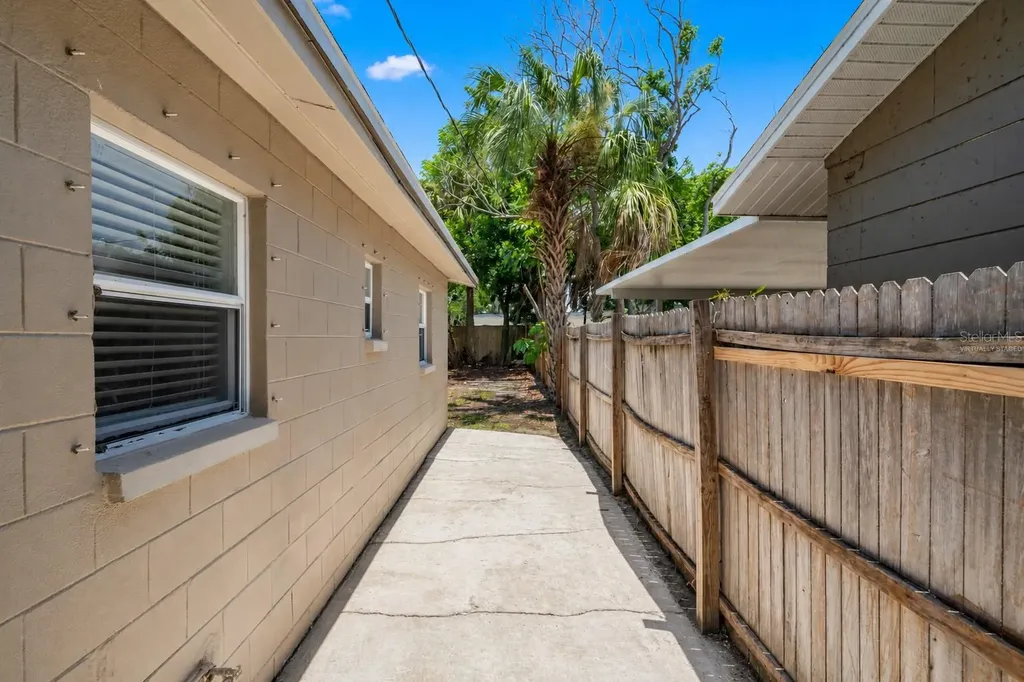 4247 Helena Street NE St Petersburg FL 33703
