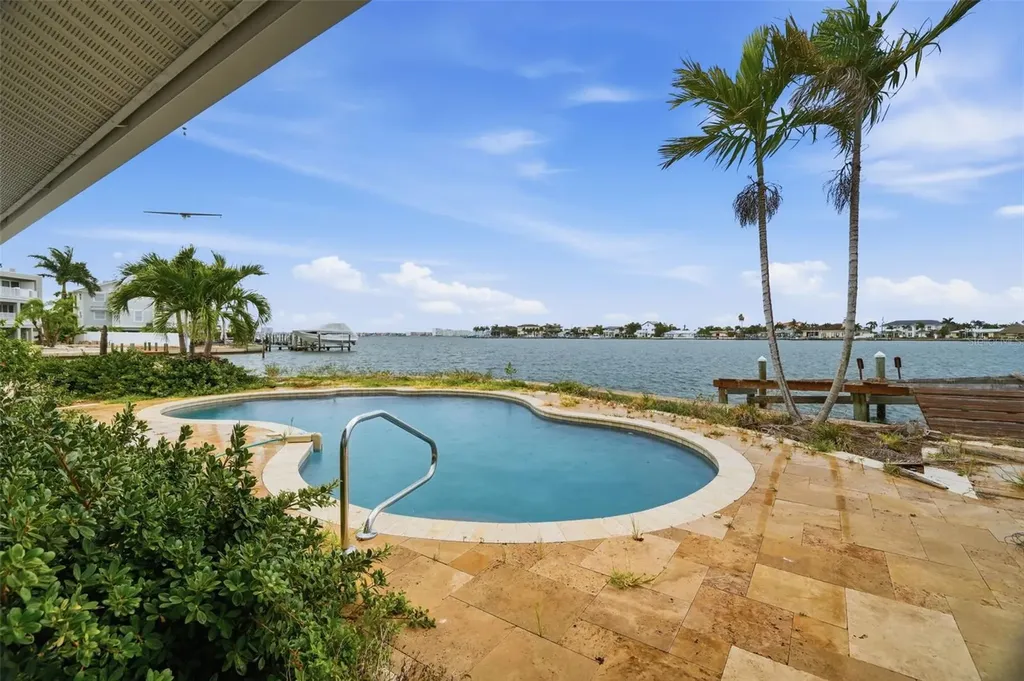 5810 Bahama Way S St Pete Beach FL 33706