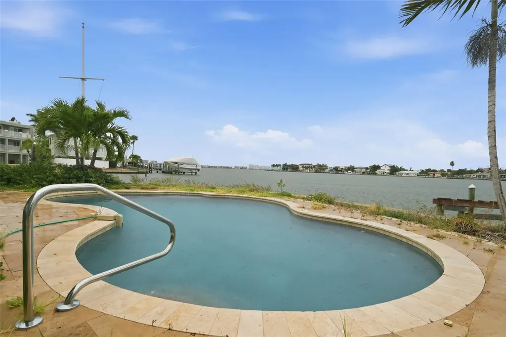 5810 Bahama Way S St Pete Beach FL 33706
