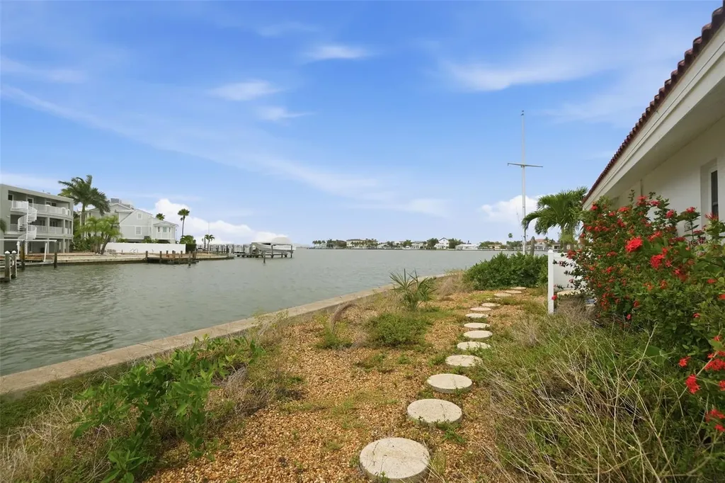 5810 Bahama Way S St Pete Beach FL 33706