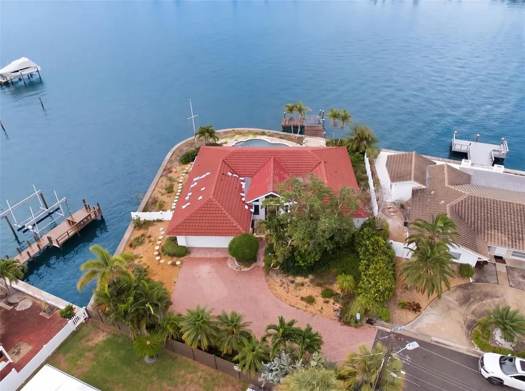 5810 Bahama Way S St Pete Beach FL 33706