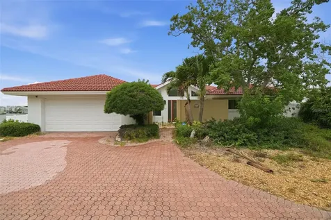 5810 Bahama Way S St Pete Beach FL 33706