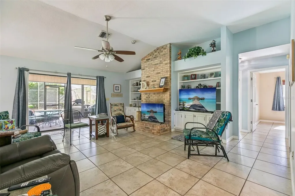 4 Bass Lake Drive Debary FL 32713