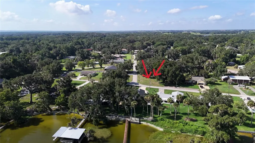 Lakeside Drive Yalaha FL 34797