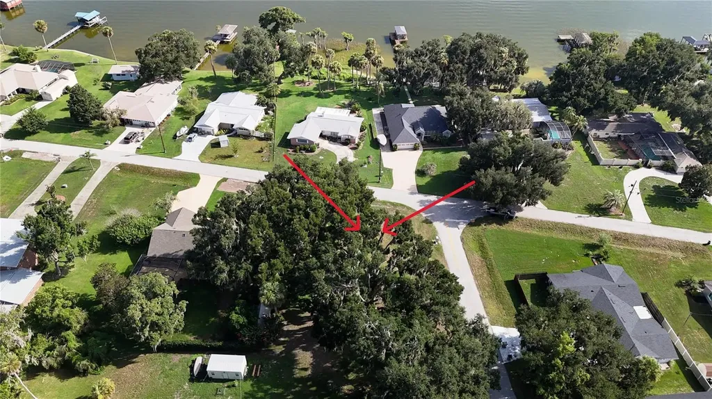 Lakeside Drive Yalaha FL 34797