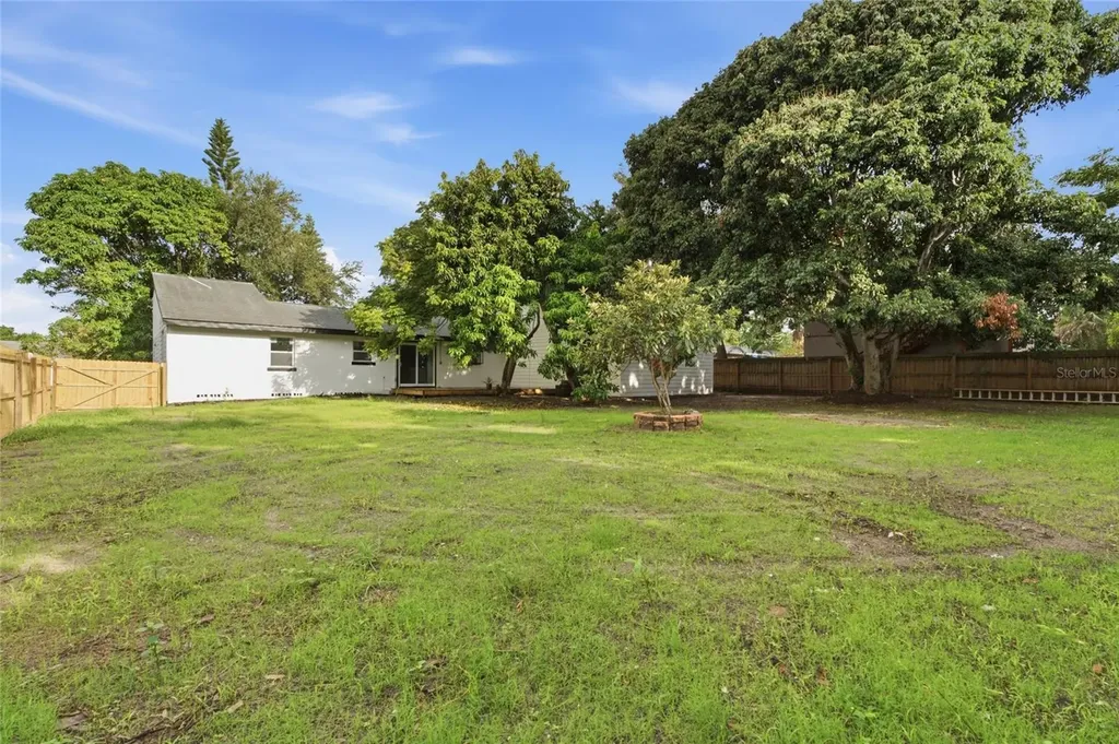 809 Woodcrest Avenue Clearwater FL 33756