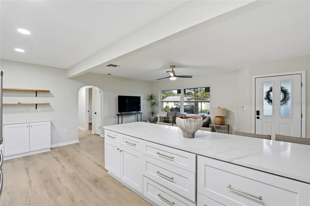 809 Woodcrest Avenue Clearwater FL 33756