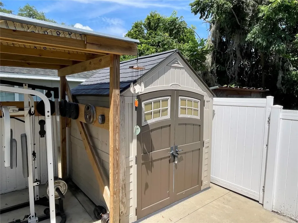 653 Lake Mobile Drive Altamonte Springs FL 32701