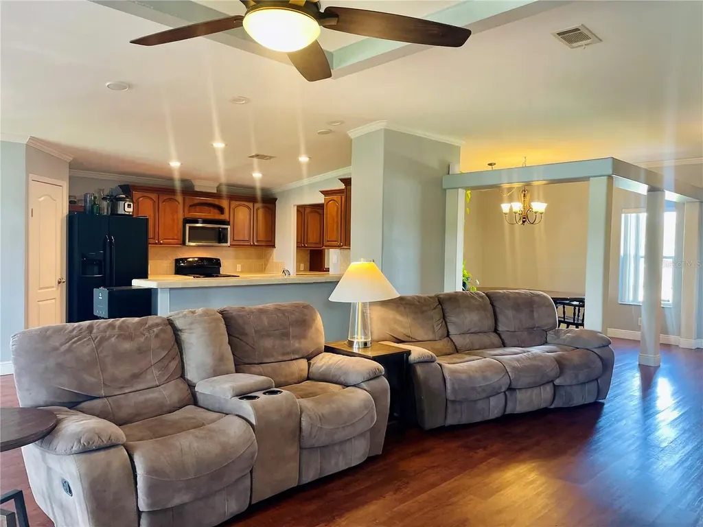 653 Lake Mobile Drive Altamonte Springs FL 32701