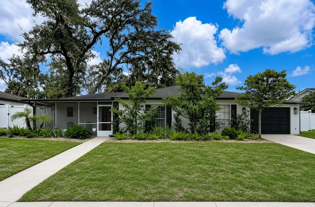 1005 Hallwood Loop Brandon FL 33511