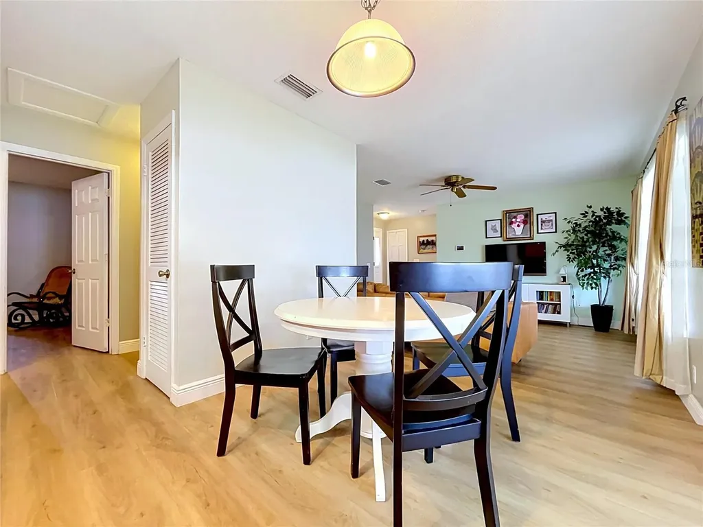 1005 Hallwood Loop Brandon FL 33511