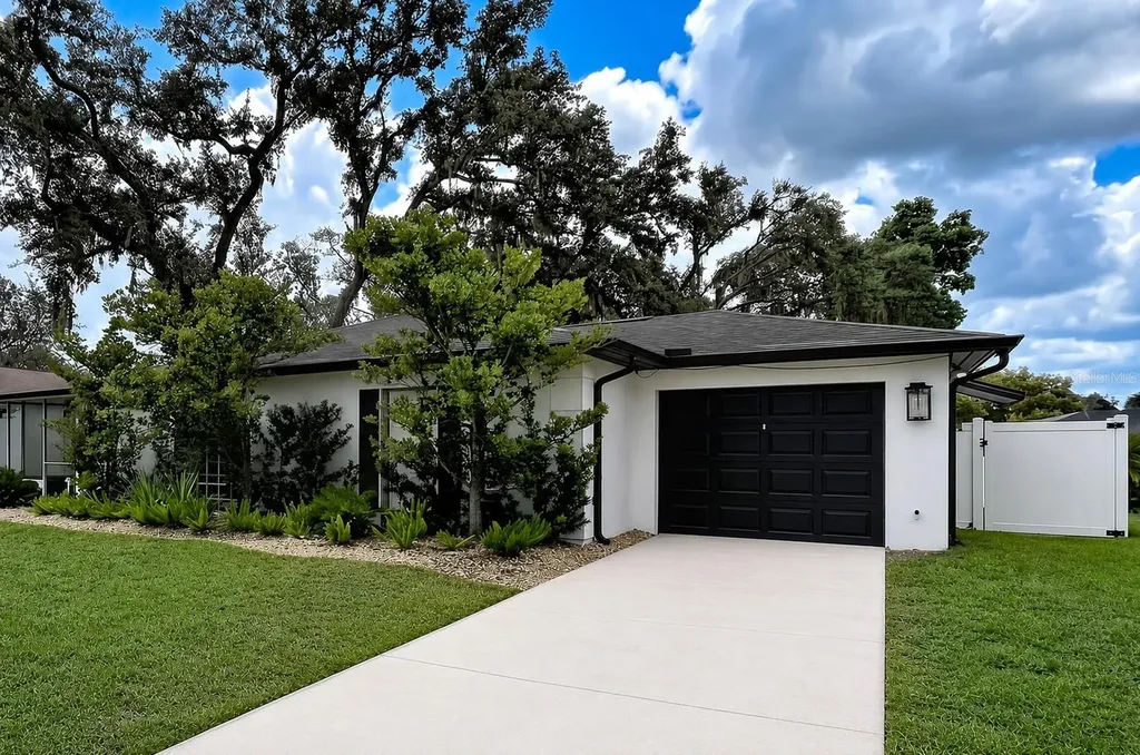 1005 Hallwood Loop Brandon FL 33511