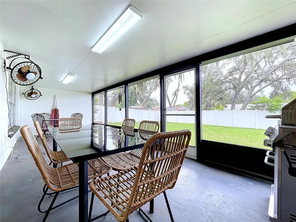 1005 Hallwood Loop Brandon FL 33511