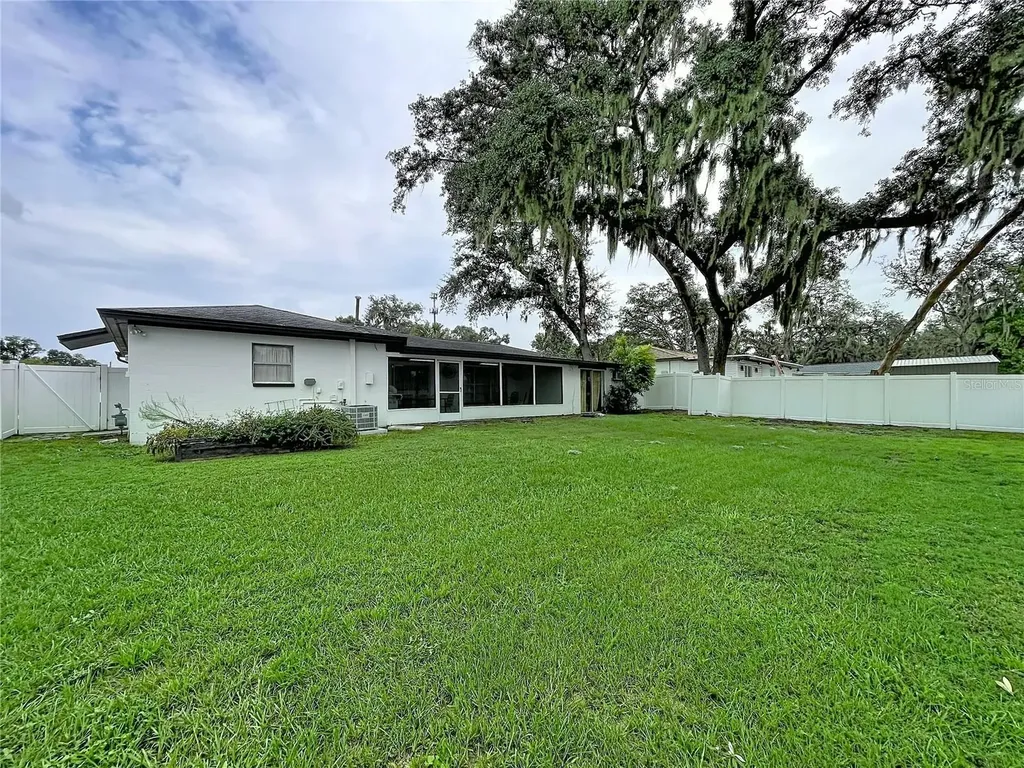 1005 Hallwood Loop Brandon FL 33511
