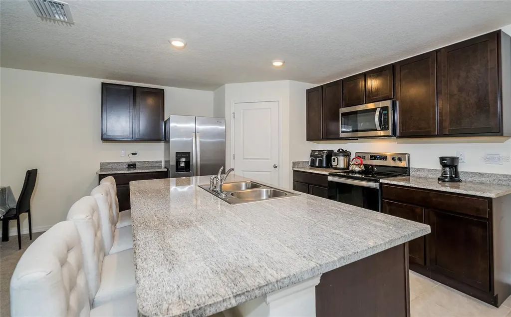 7590 Broad Pointe Drive Zephyrhills FL 33540