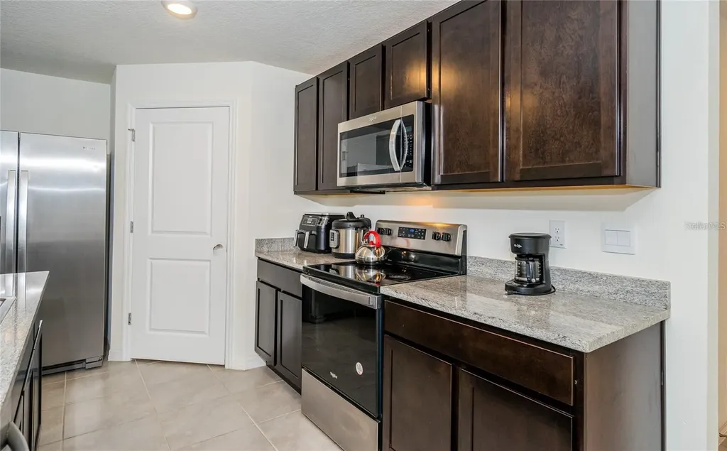 7590 Broad Pointe Drive Zephyrhills FL 33540