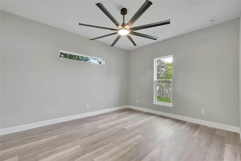 13649 13th Street Dade City FL 33525