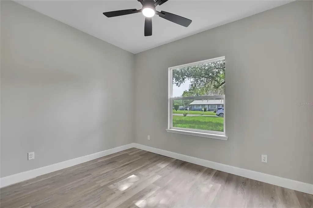13649 13th Street Dade City FL 33525