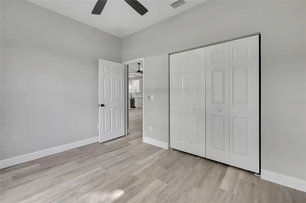 13649 13th Street Dade City FL 33525
