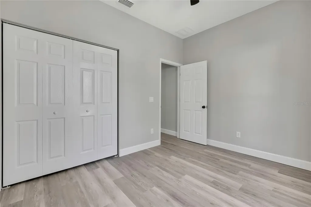 13649 13th Street Dade City FL 33525