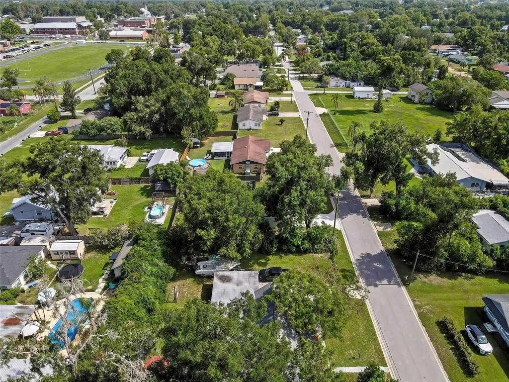 13649 13th Street Dade City FL 33525